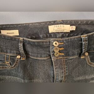 3 button, Torrid jegging. Like New!